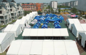 Classes at the Dujiangan Beije Experimental Foreign Languages School resumed just over a month after the earthquake, thank to 10 tents donated by Roder Tent Service. Photo: Roder Tent Service ( Shanghai).