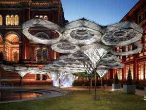 Understanding that most load-bearing structures in biology are fibrous systems, the creators of the Elytra Filament Pavilion used glass and carbon fibers, relying more on form and less on materials to create a structure that is both lightweight and sturdy. Photos: Victoria and Albert Museum. 