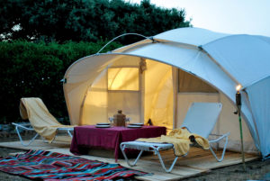 This “Comfort Easy 450” Ctents installation at a private home in Pino Alto, Valdemorillo, Madrid, Spain, expands the family’s ability to host its large family for summer holidays and special occasions. The tent is formed by joining two similar Ctents modules using an exclusive Ctents junction system. The polycotton body is covered by a PVC waterproof flysheet to protect against rain. Photo: E. Rebull S.A.